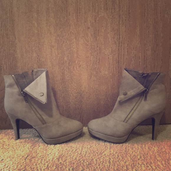 Zip Booties - Picture 1 of 7